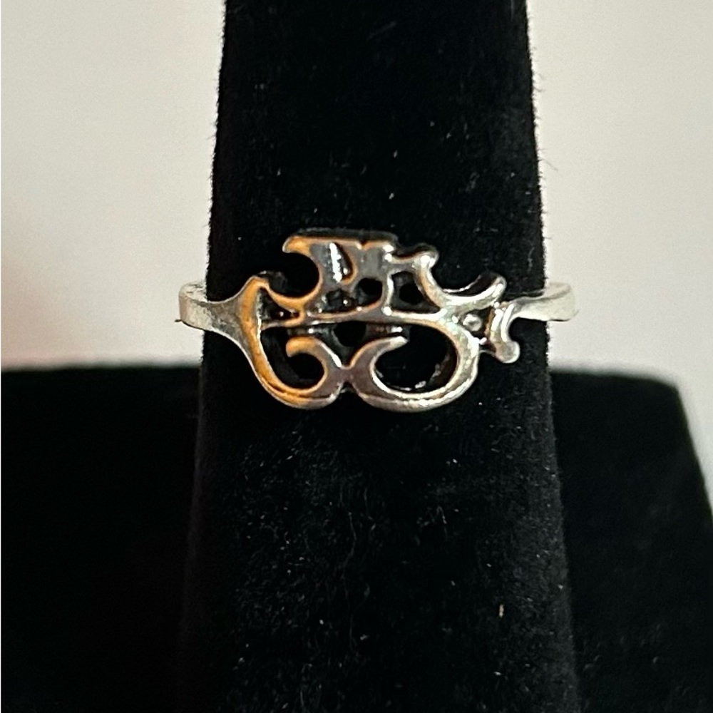 3/$10 Fashion ring size 4